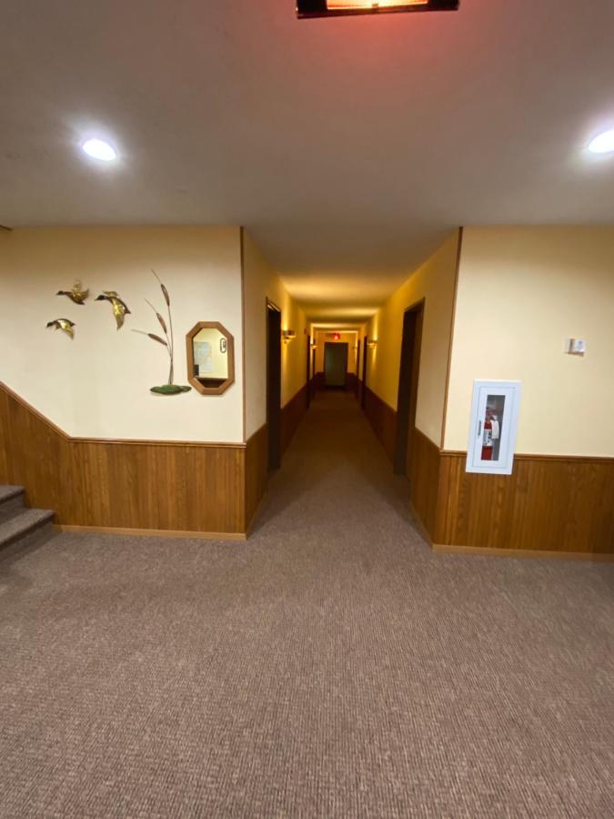 Amerivu Inn Prentice 外观 照片